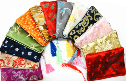 A Few Quick Tips to Help You Find the Best Silk Pouches for Jewelry